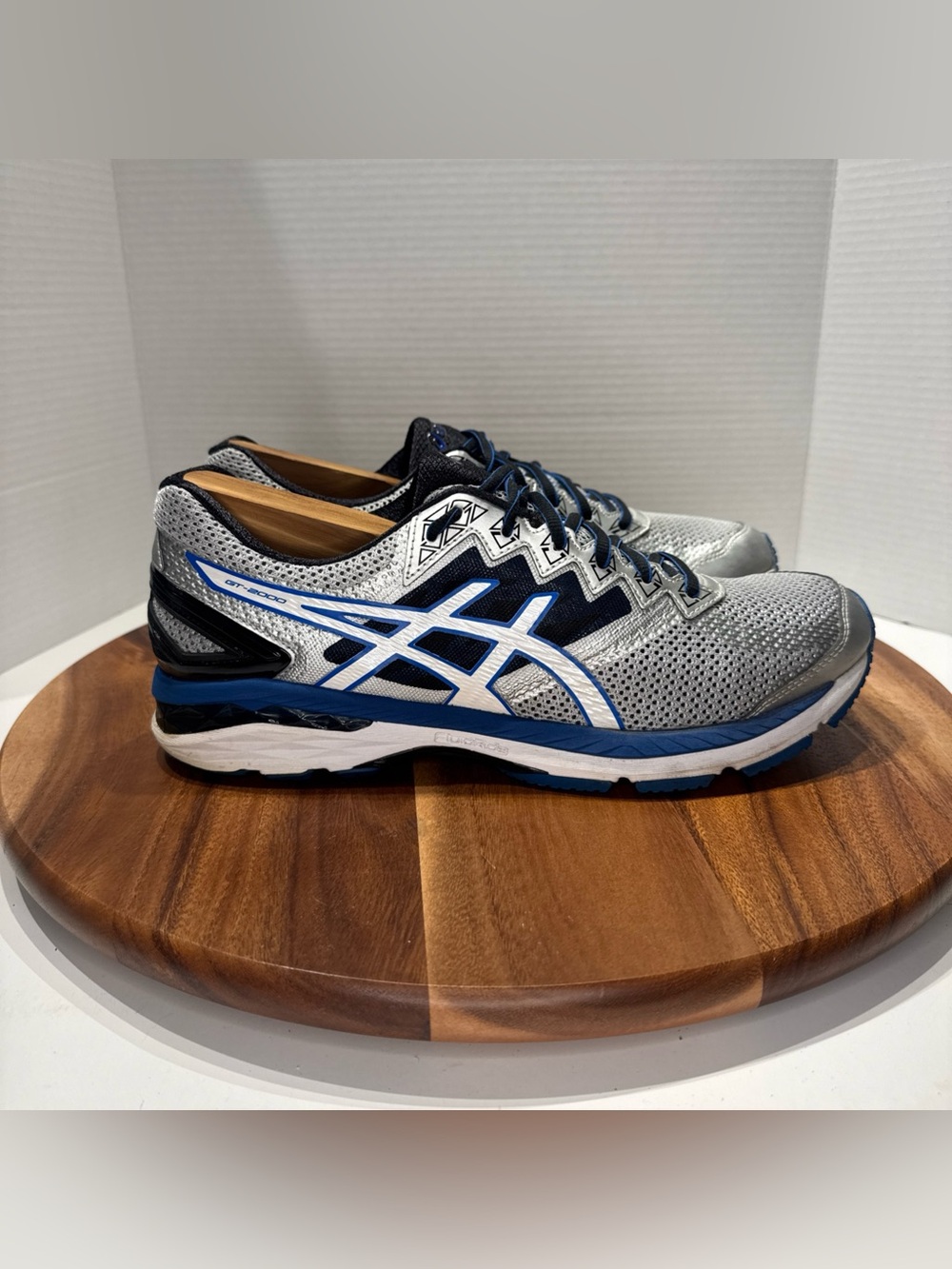ASICS GT 2000 4 Men’s Running Shoes Silver Royal Size 11 (T606N)
